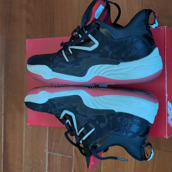 New Balance Two Way V3 Windy City Men's 8 D Basketball Shoes Sneakers BB2WYBK3 - Picture 6 of 8